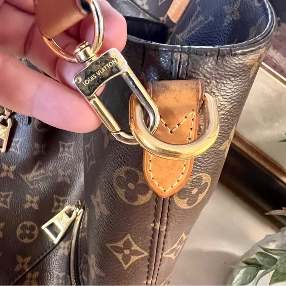 Louis Vuitton Melie Monogram Canvas Hobo Tote / Shoulder Bag - Picture 10 of 16